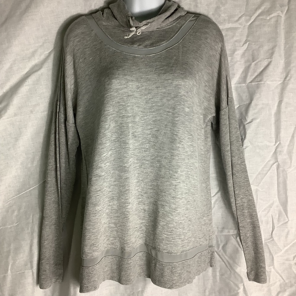 YOGALICIOUS Women’s Gray L/S Mesh Trim Split Back Hoodie Sweatshirt Sz Large EUC